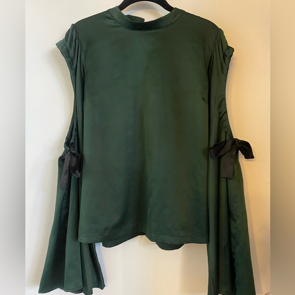 Strides by Miyanni dark green long sleeve open arm top